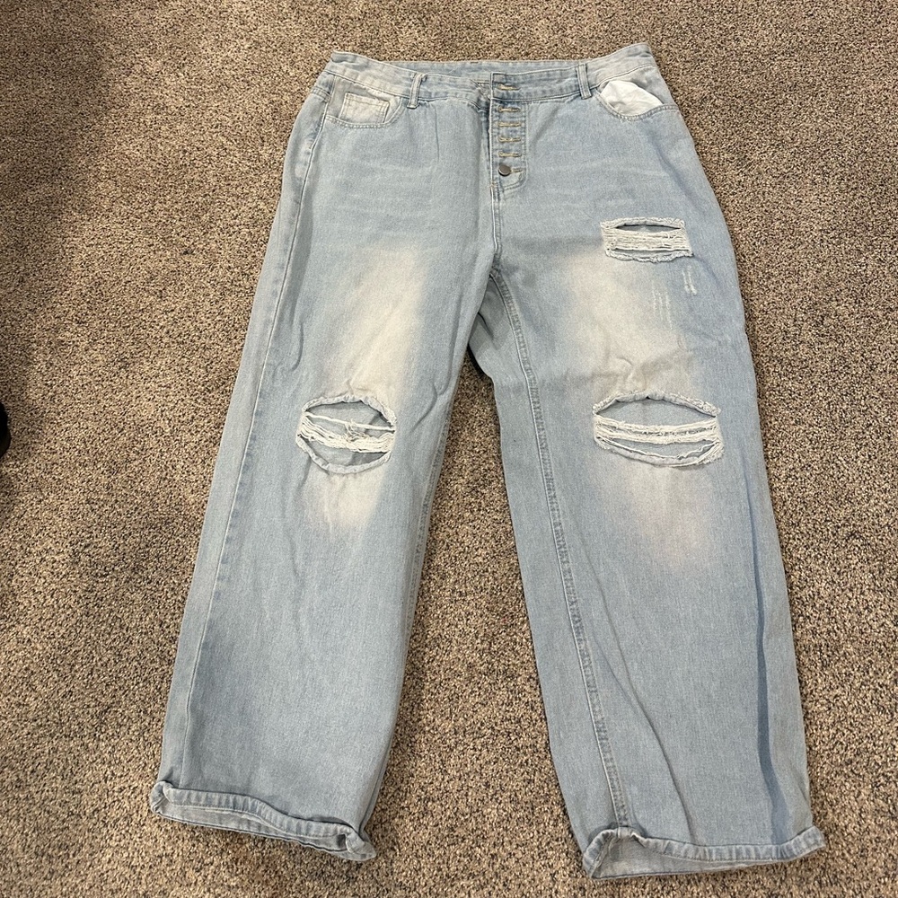 2XL Distressed Wide Leg Capri Jeans!!
